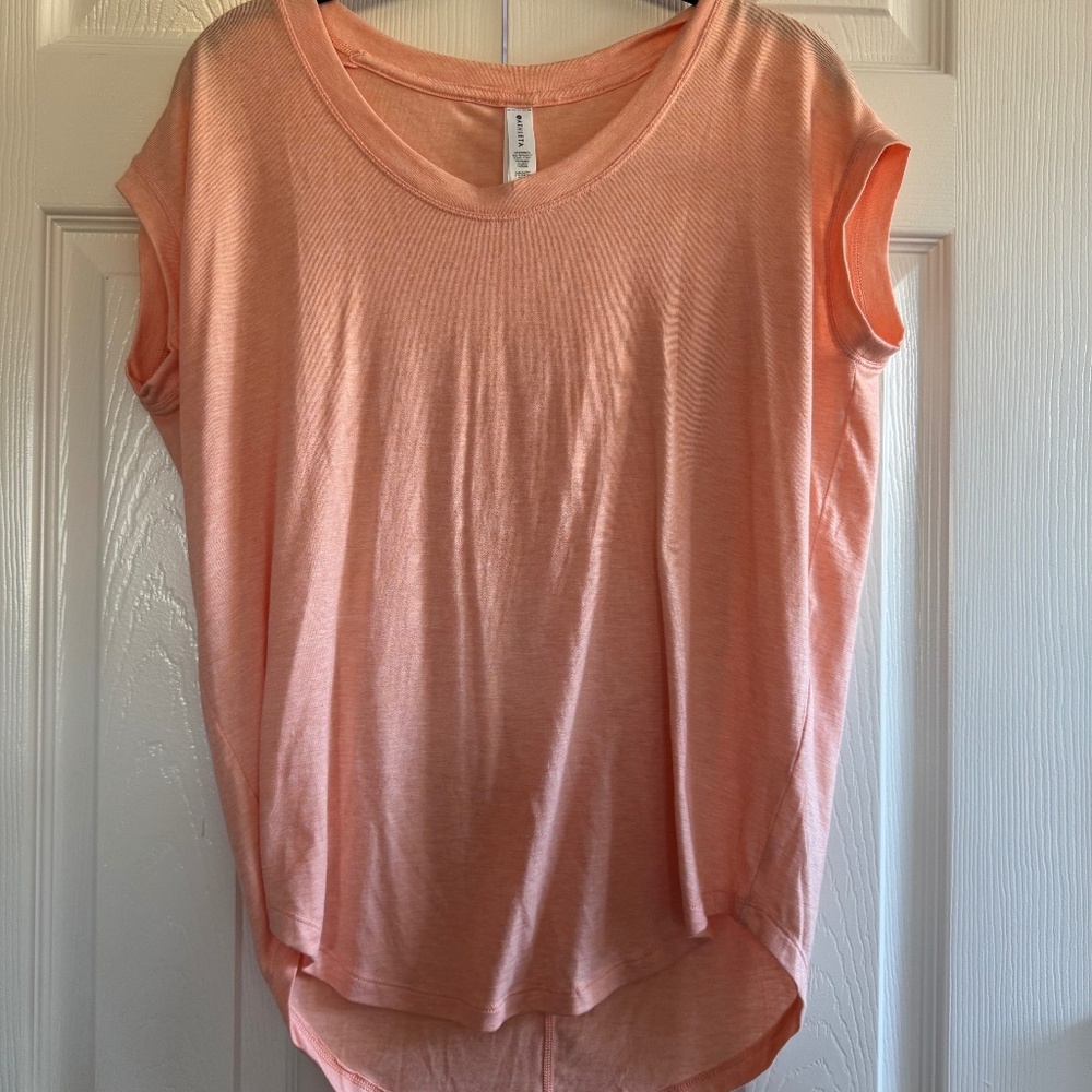 Athleta- CloudLight Stratus Tee- Coral color- size XS